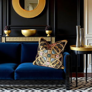 ZELLANDINE NOIR: velvet cushion